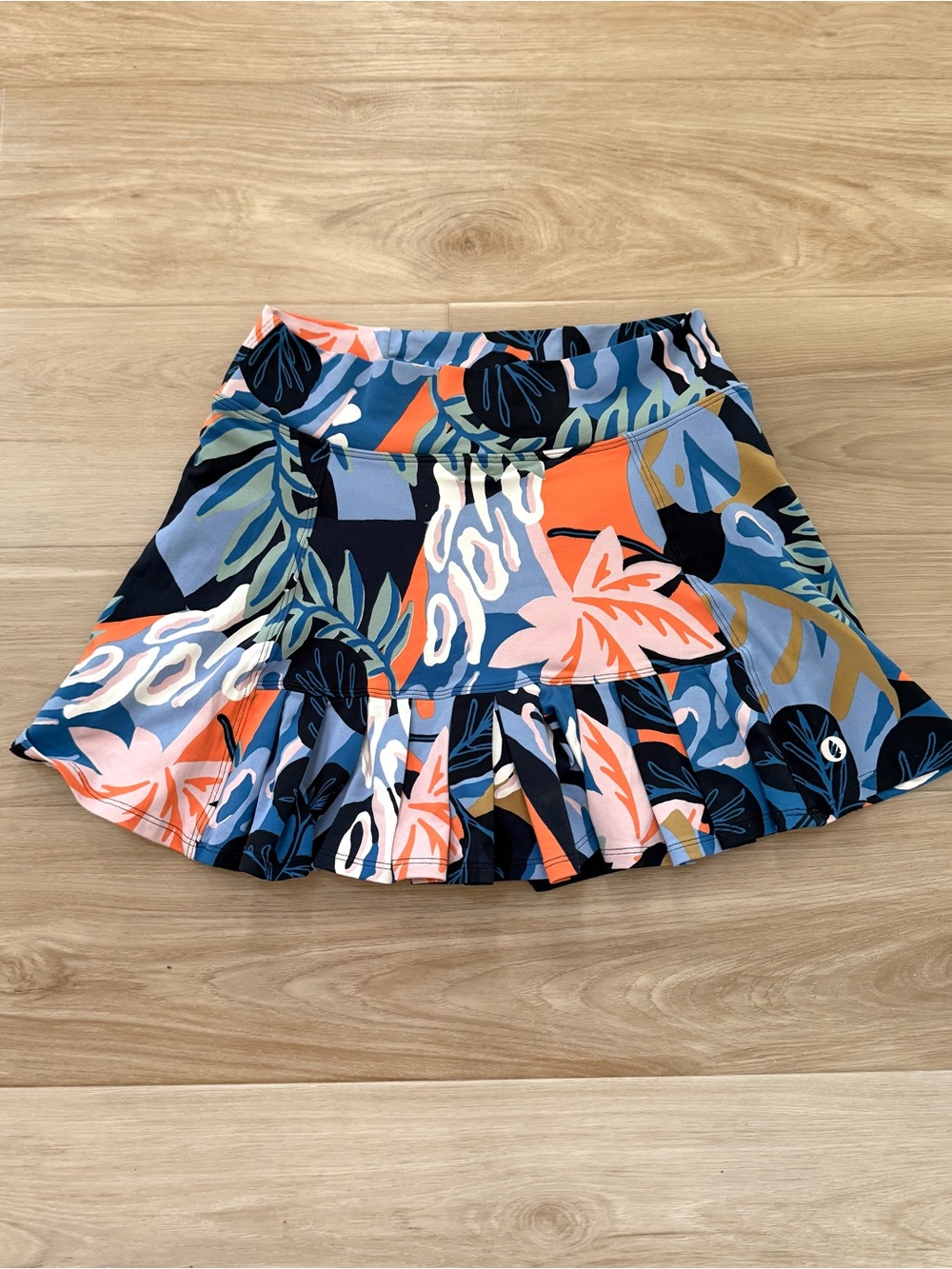 Dona Jo Tennis Skirt Size 2 Colorful Tropical Print Athletic Skort with shorts